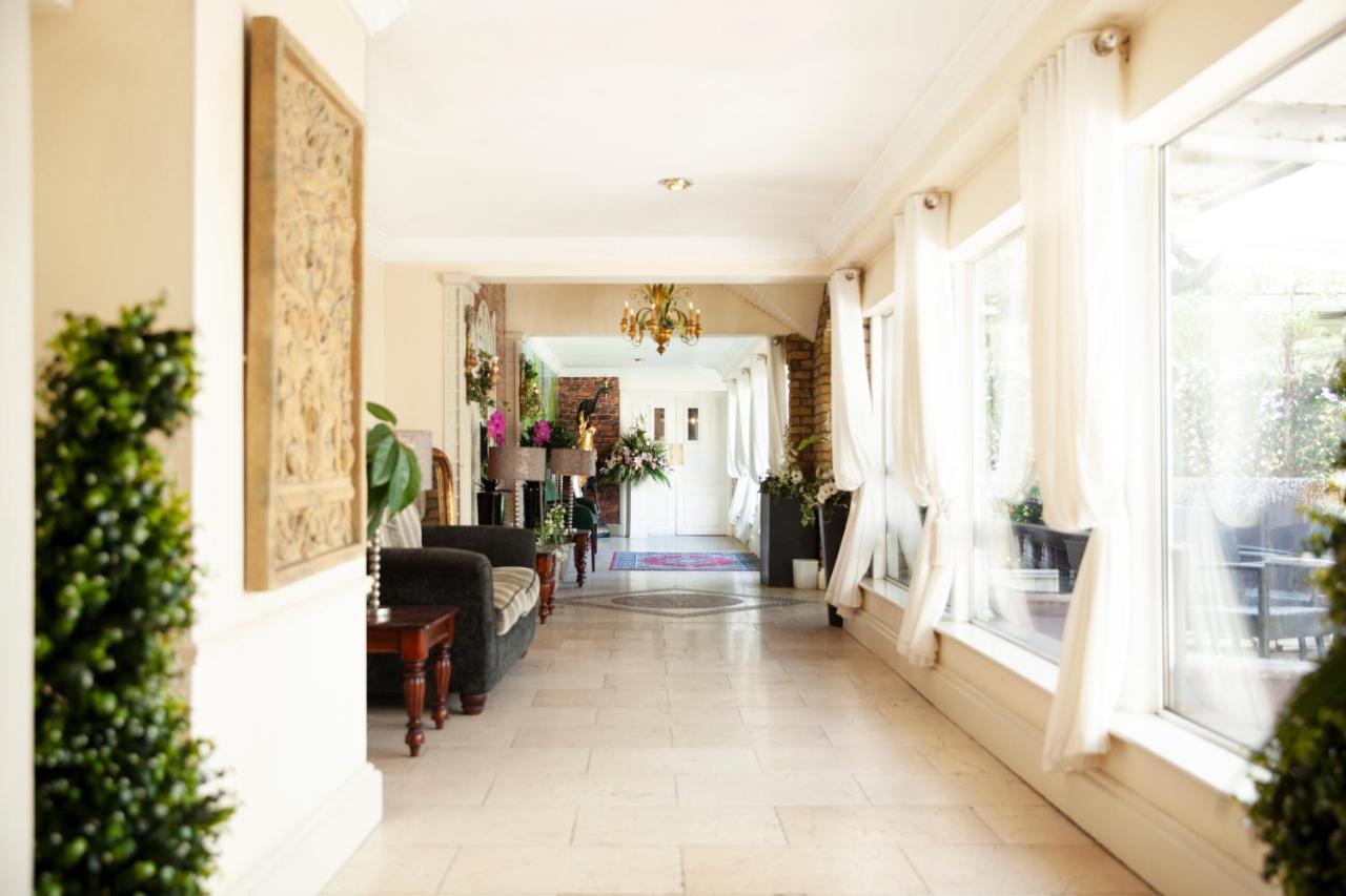 Greville Arms Hotel มัลลิงการ์ ภายนอก รูปภาพ
