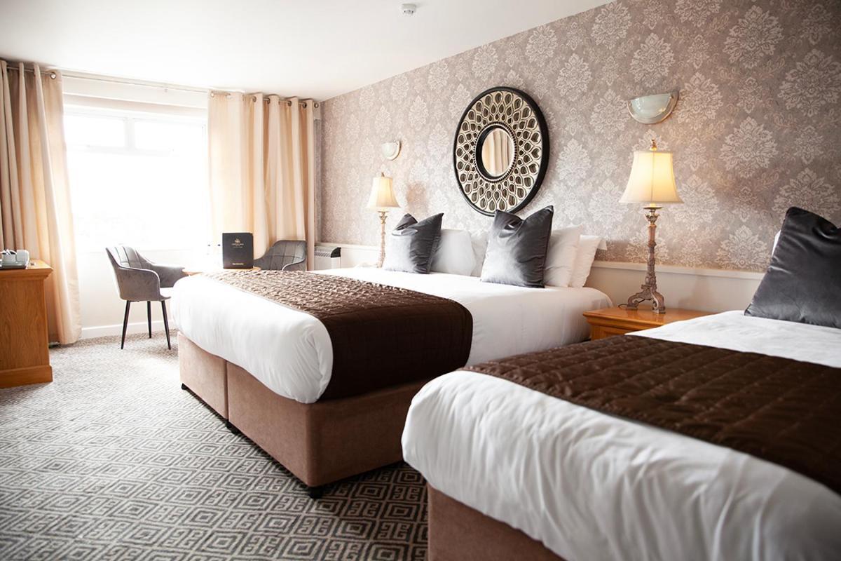 Greville Arms Hotel มัลลิงการ์ ภายนอก รูปภาพ