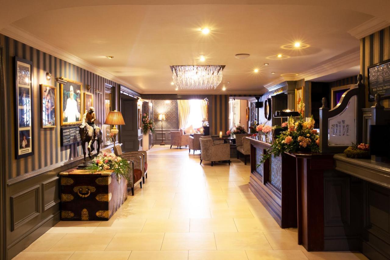Greville Arms Hotel มัลลิงการ์ ภายนอก รูปภาพ