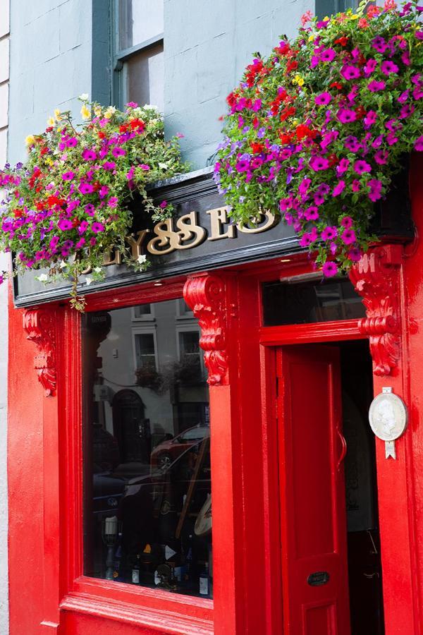 Greville Arms Hotel มัลลิงการ์ ภายนอก รูปภาพ